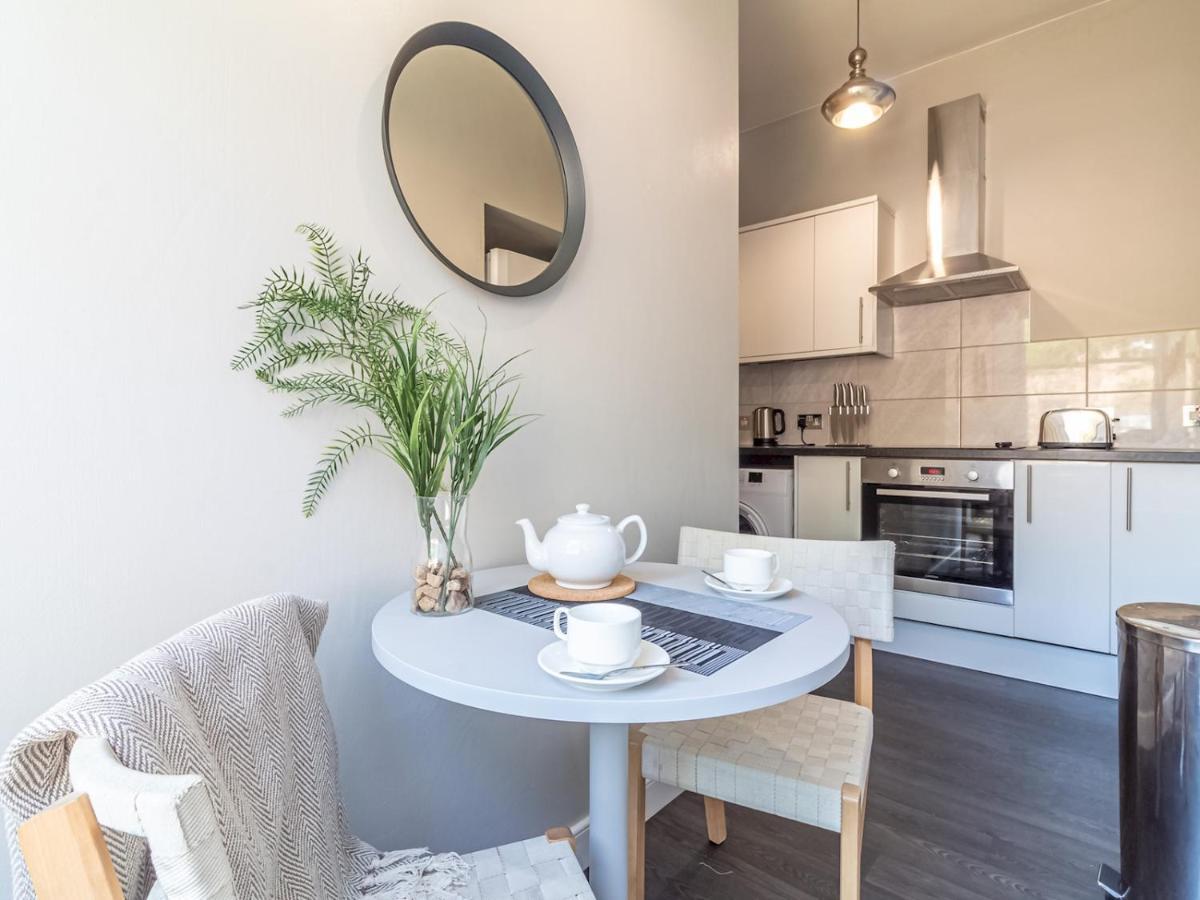 Pass The Keys Spacious And Homely Flat On The Royal Mile EDI Exterior foto