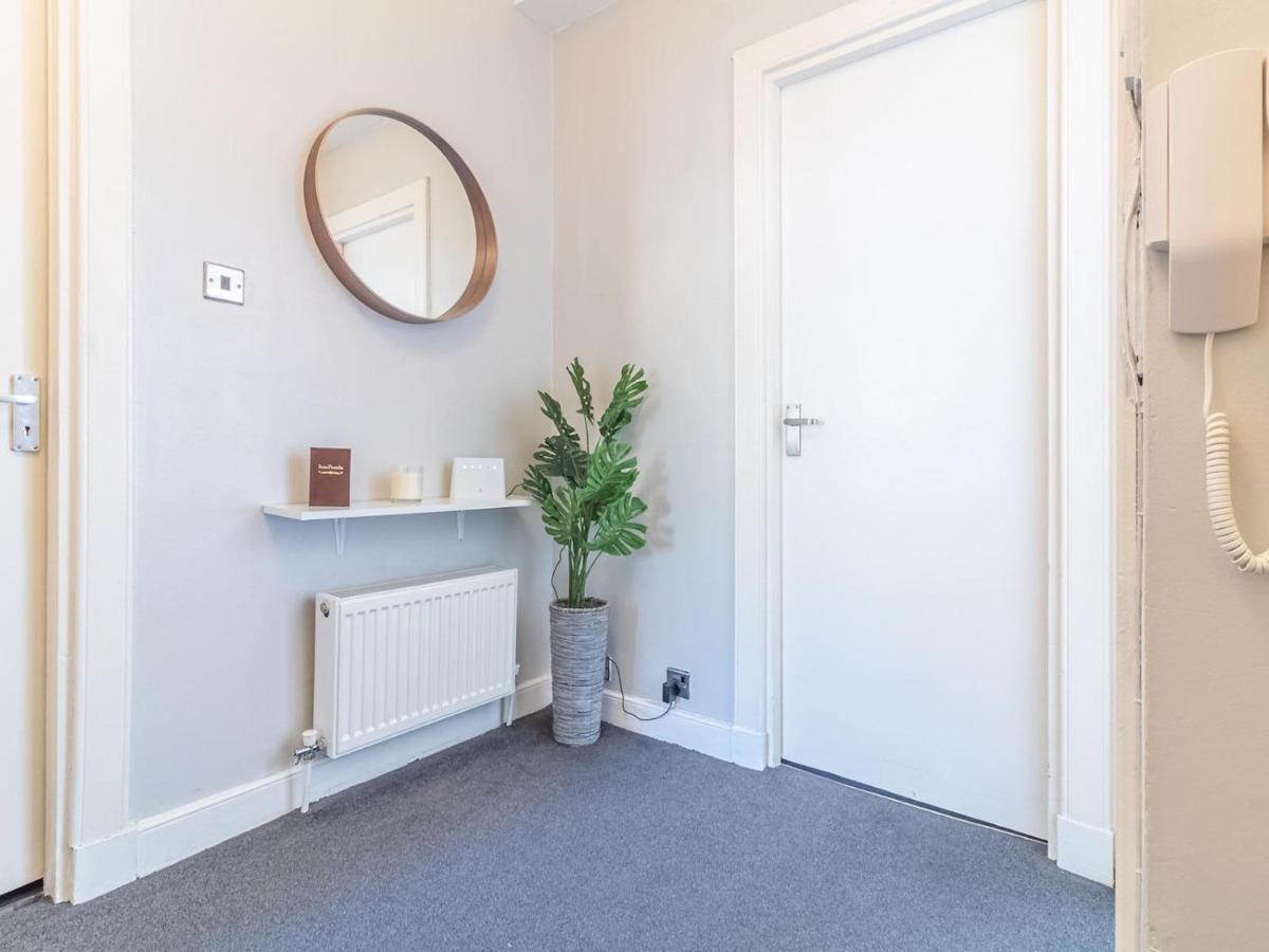 Pass The Keys Spacious And Homely Flat On The Royal Mile EDI Exterior foto