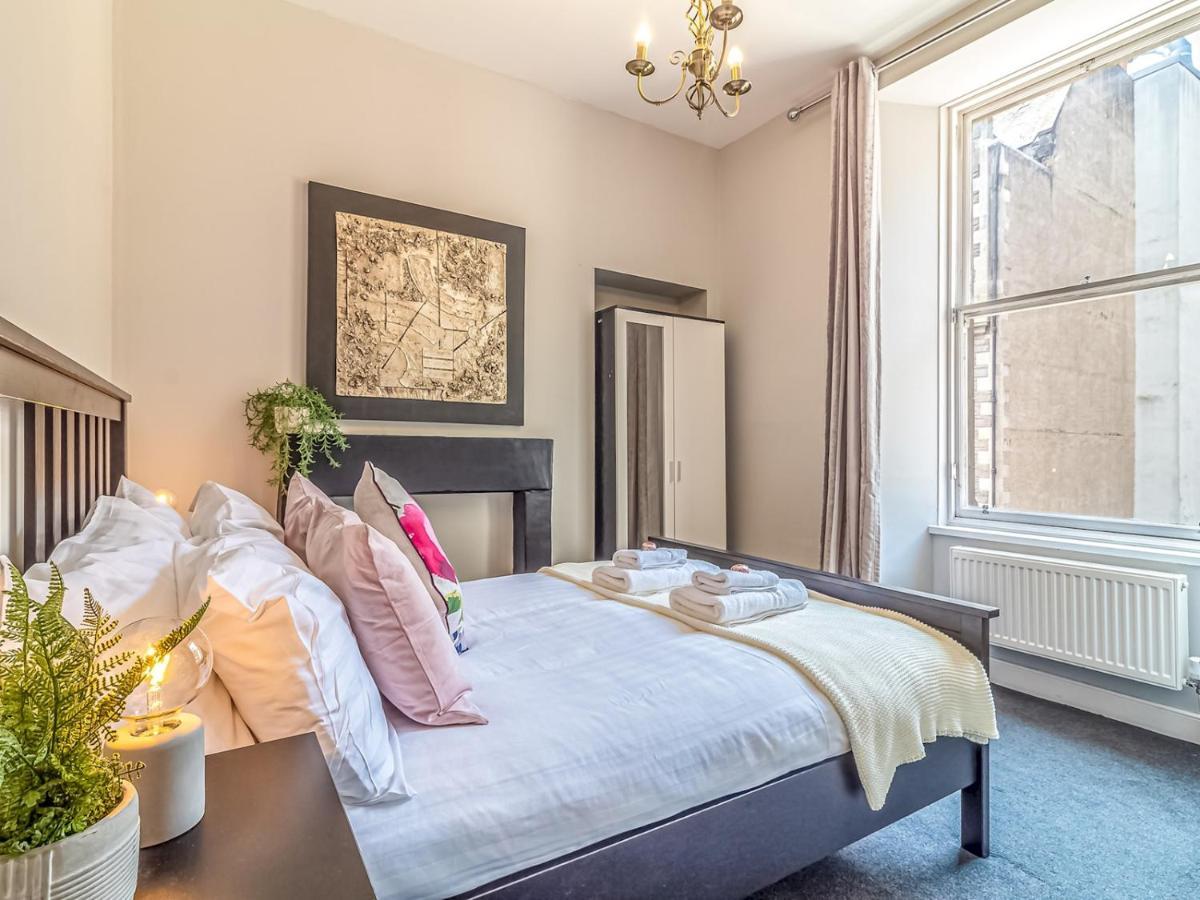 Pass The Keys Spacious And Homely Flat On The Royal Mile EDI Exterior foto
