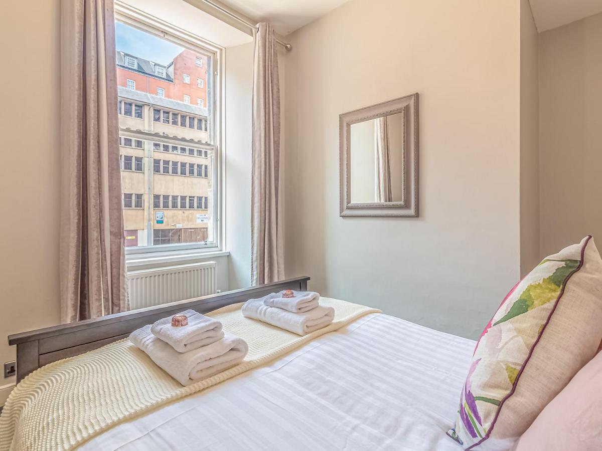 Pass The Keys Spacious And Homely Flat On The Royal Mile EDI Exterior foto