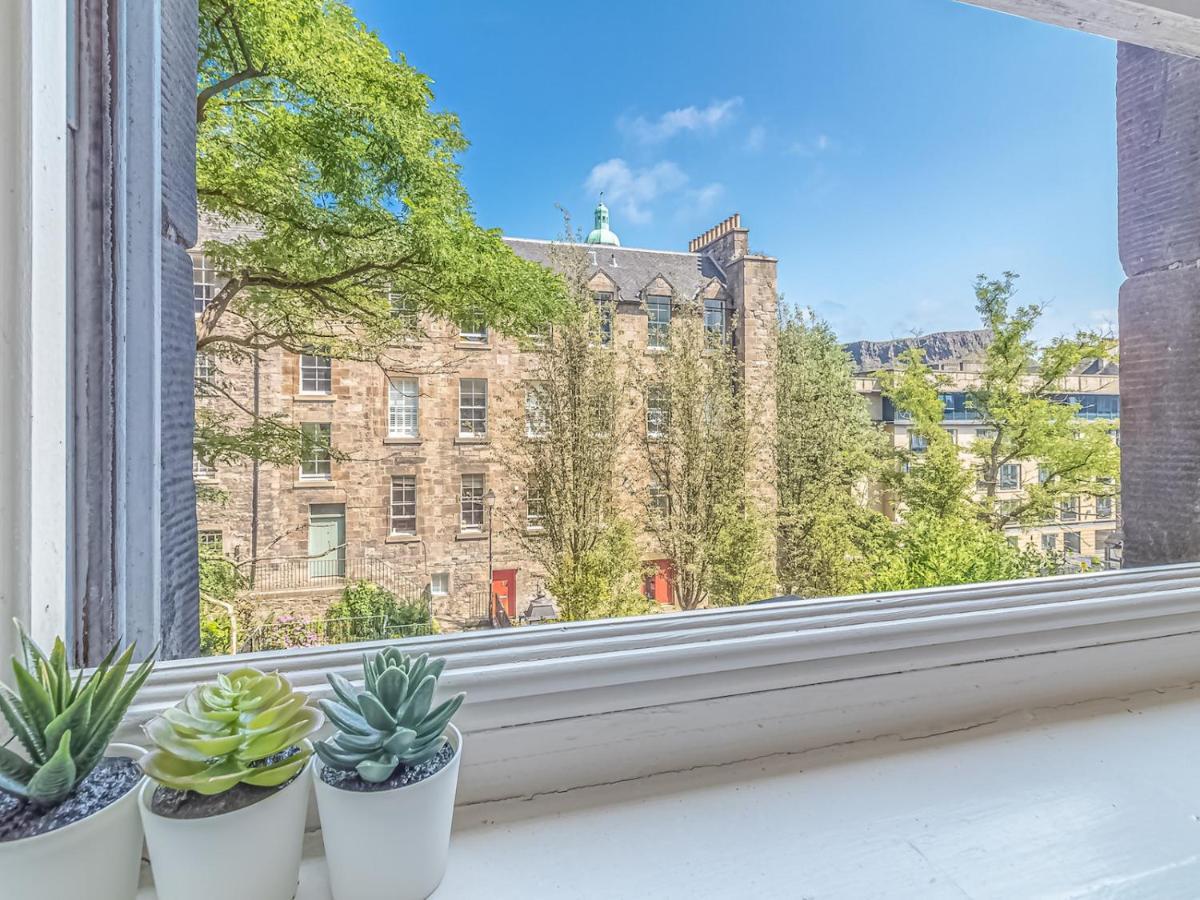 Pass The Keys Spacious And Homely Flat On The Royal Mile EDI Exterior foto